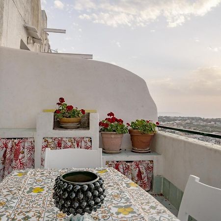 Nel Punto Piu Alto Dell' Isola, Terrazza Con Vista Mozzafiato Apartman Procida Kültér fotó