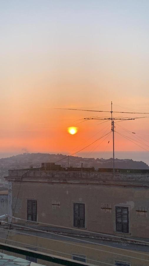 Nel Punto Piu Alto Dell' Isola, Terrazza Con Vista Mozzafiato Apartman Procida Kültér fotó